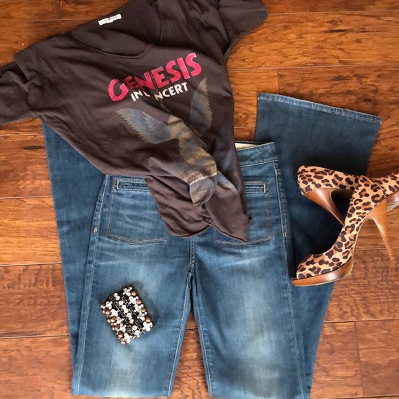 🌸 High waisted flare jeans 🌸 - Picture 5 of 8